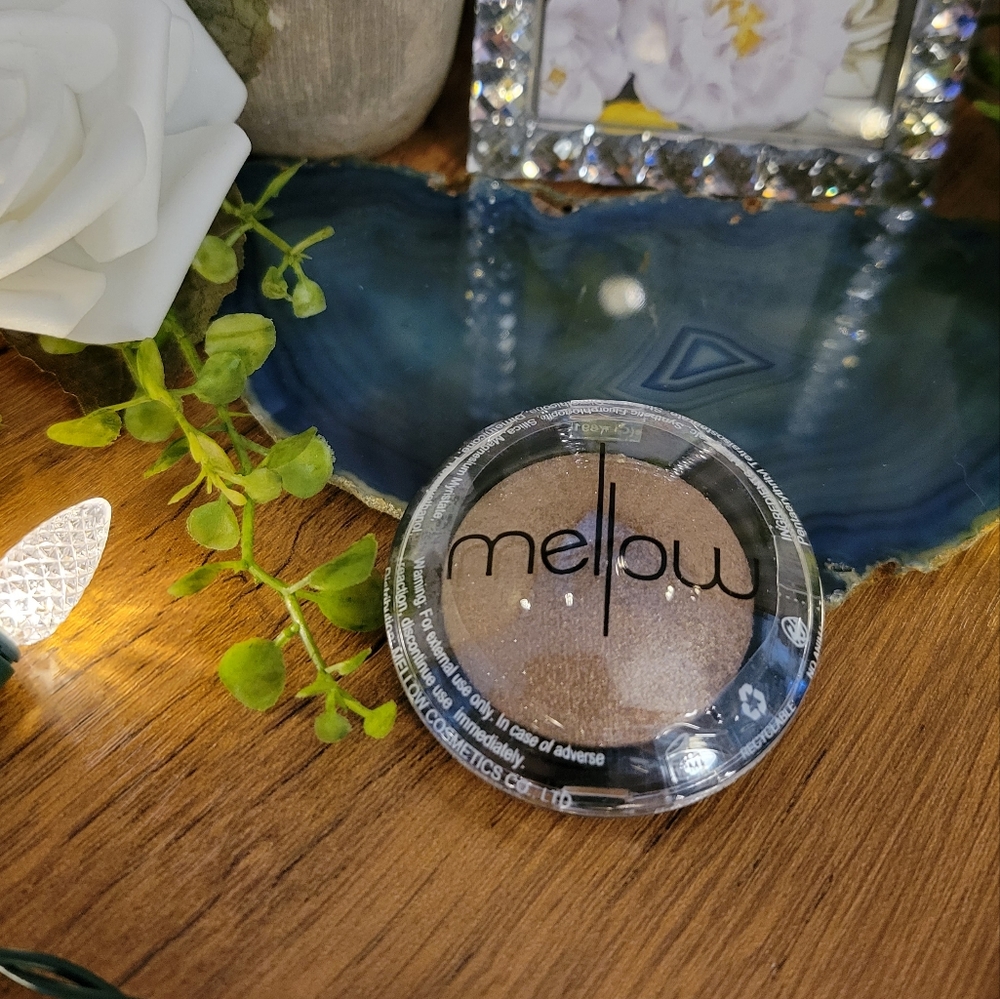 Mellow Cosmetics Baked Eyeshadow